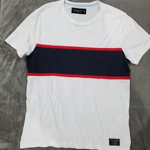 ABERCROMBIE & FITCH TEE
